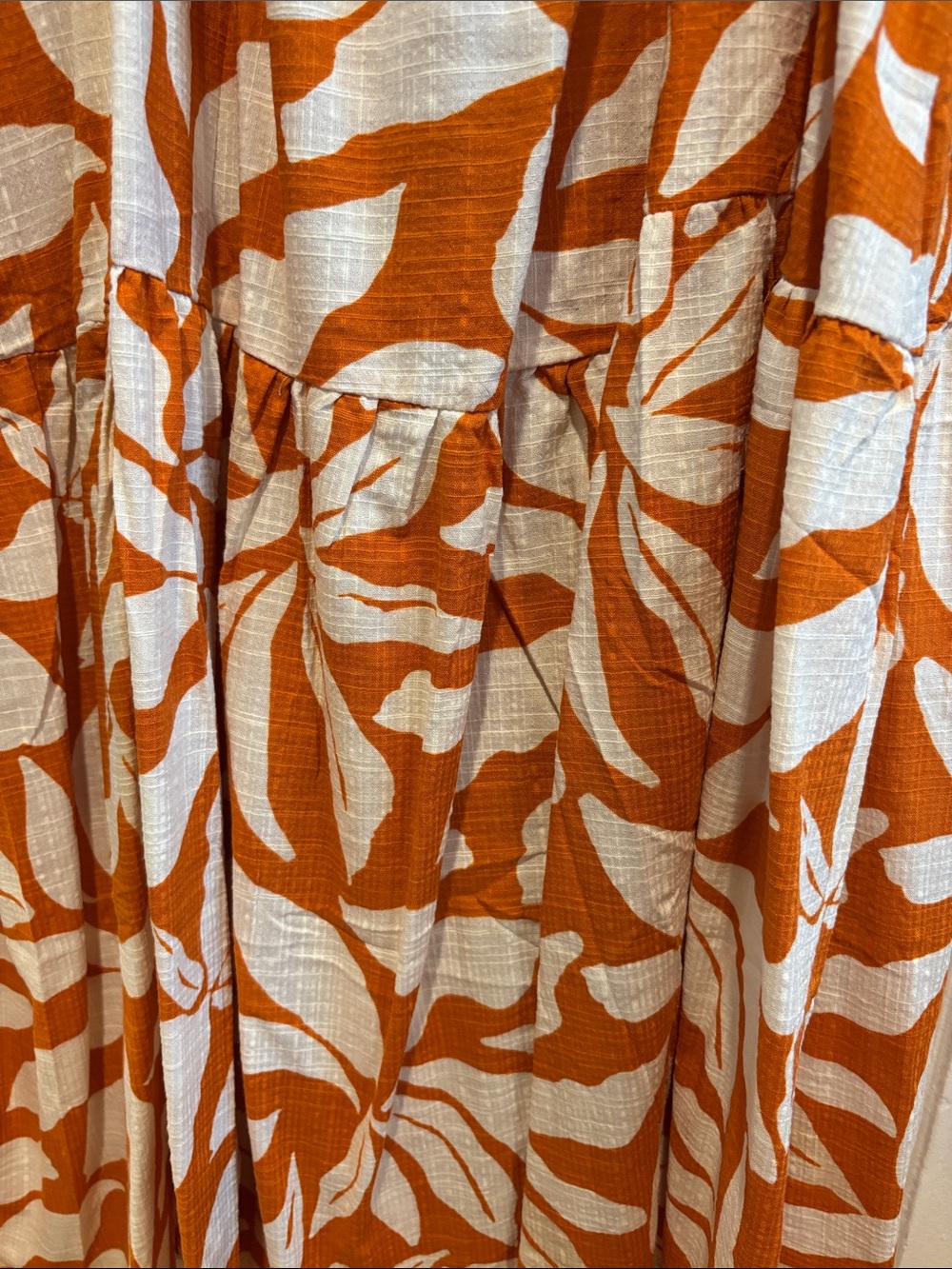 H&M Orange and White Leaf-Print Maxi Dress. 3X - Picture 6 of 8